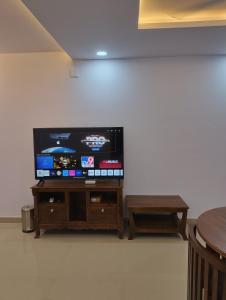 Posh 1 BHK Apt with Temple View in Guruvayur C1301