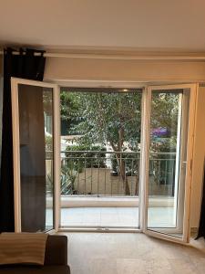 Coquet studio 10 min de Cannes