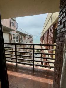 Departamento frente a la playa con balcón y vista al mar!