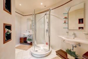 Luxury house or Villa near Paris region