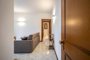 YD quiet apt Leopolda with parking