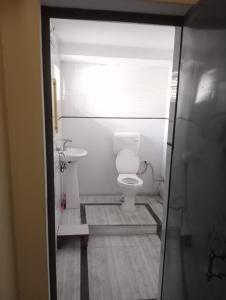 Private Bedroom 15 mins from Kashi Vishwanath Temple