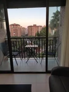 Apartamento con balcón cerca del centro - Almazora