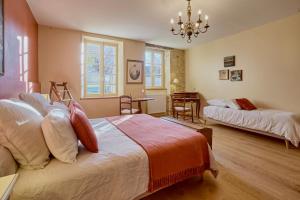Maisons de vacances Gites Charme et Cosy avec piscine - Le Clos Boissiere : photos des chambres