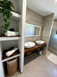 Villas Villa exotique avec piscine - Dolce Rhona : photos des chambres
