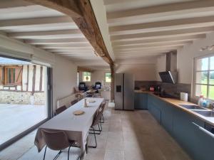 Maisons de vacances Maison renovee - jacuzzi et cheminee : photos des chambres