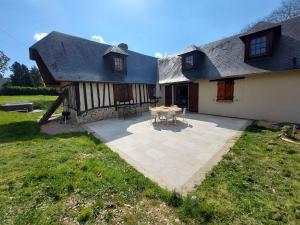 Maisons de vacances Maison renovee - jacuzzi et cheminee : photos des chambres