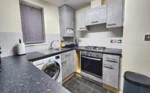 Two Bedroom Apartment by Brookland Stays Serviced Accommodation Short Lets Coventry with Free WiFi