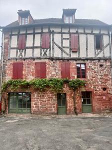 Maisons de vacances Grande Maison pour 8 personnes - Bourg de Meyssac : photos des chambres
