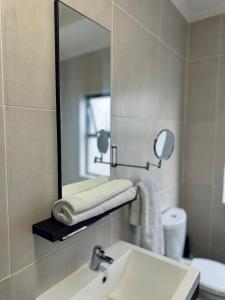 4Km to Monte Casino The William Fourways