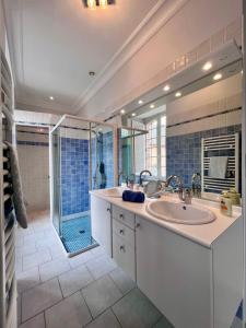 Maisons de vacances Le Logis de la Providence -12 pers -Bourg Allassac : photos des chambres