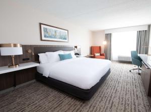 King Room room in Doubletree Des Moines Airport
