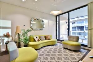Urban Oasis Residence - Views · Parking · Ease