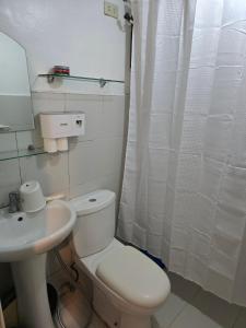 Homey Airport bnb 1BR w Wi-Fi