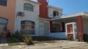 Beach house with private pool and new ac