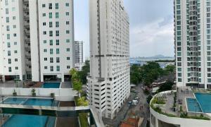 Straits Garden Suites