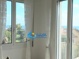 Langolo sul mare la quiete con vista sul mare