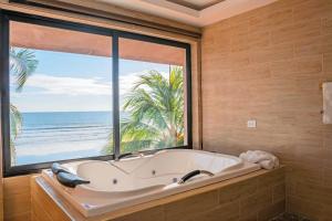 Vista Las Olas Resort