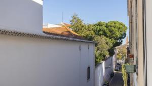 Stylish 1BDR Apt in Bairro Alto by LovelyStay