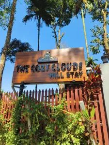 The Cozy Clouds Hill Stay - Napoklu