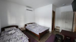 Kuća sa lepim pogledom - porodica Čolović