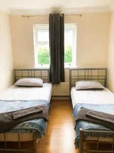 Comfort Retreat in Harrow - Near Station - Hatch End