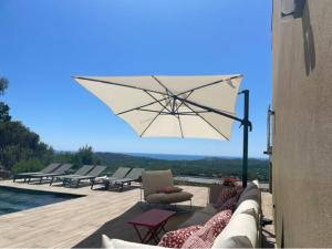 family villa, beautiful open sea view & scrubland