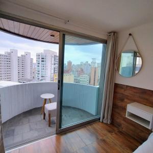 Flat Completo Suíte com Terraço, Cozinha, Garagem Manobrista Liberdade, Paraíso 24h