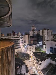 Flat Completo Suíte com Terraço, Cozinha, Garagem Manobrista Liberdade, Paraíso 24h