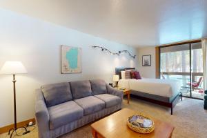 Studio room in Aspen Grove Hideaway