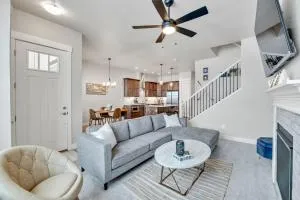 Lovely Townhome at the TPC Golf Course - 朗蒙特