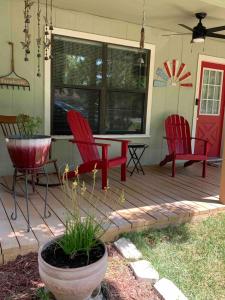 Hill Country Casita 3 minutes from Guadalupe River & Canyon Lake