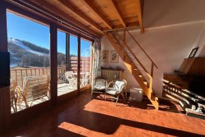 06CN 8-10 person apartment with terrace