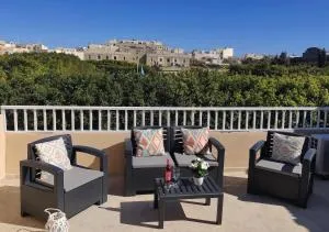 Modern Large Terraced Studio - Garden Views - Tarxien