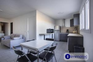 Apartment T3 air-conditioned on one level on the heights of Nice