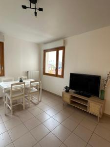 Appartement cosy proche de Paris avec Parking privé