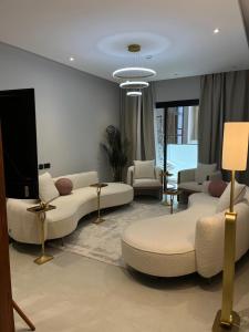 شقق LRL الفندقية l شقق فاخرة بجوار البوليفارد