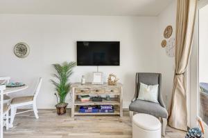 Ocean Oasis PCB Condo with Balcony and Beach Views!