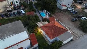 Holiday Home Peaceful Oasis with Pool - Donja Vala