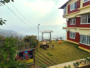 Vinayaka Stays - Infinity Pool and Breathtaking Valley View