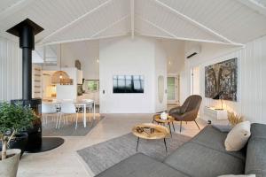 Lovely Summer House With A View And Outdoor Spa