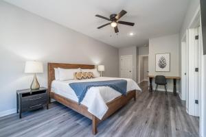 Lakefront Oasis 7 Min to DWNTN with Game Room!