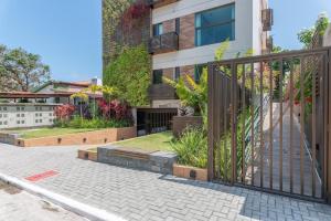 Residencial Praça Cinco - Flats a 200m do mar no Centro Porto de Galinhas por Yolo