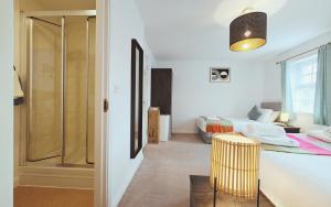 Roomy Spark Home with Parking, Garden, Wi-Fi