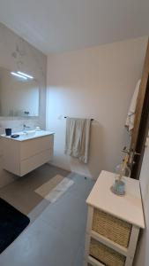 Appartements Magnifique 70m2 avec patio terrasse en bord de mer : photos des chambres