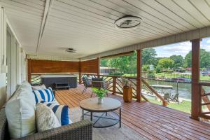 Steps to the Lake, Game Room & More! Sleeps 9