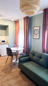 Raspberry Apartment with balcony #self check-in