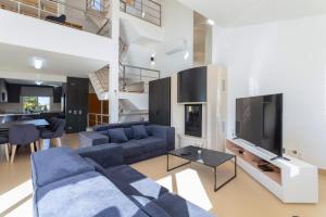 Stunning Villa with Heated Pool, Garden, BBQ