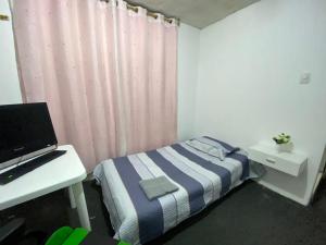 Habitación con baño particular, lindas áreas comunes