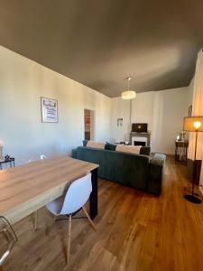 Appartements Casa Zola #2 - Grand T2 central avec balcon proche gare : photos des chambres